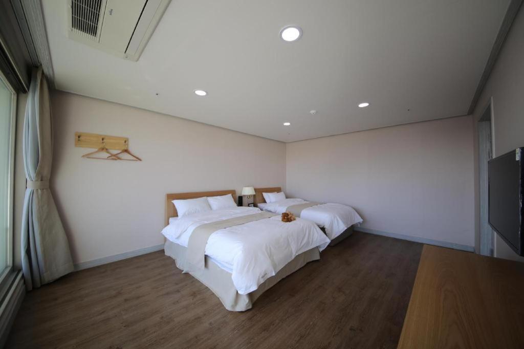 Hotel Aroha Jeju Seogwipo Exterior photo