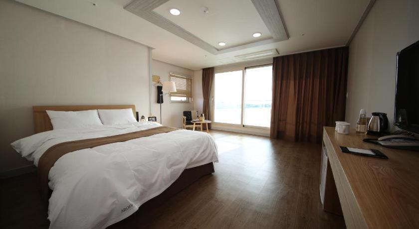 Hotel Aroha Jeju Seogwipo Exterior photo