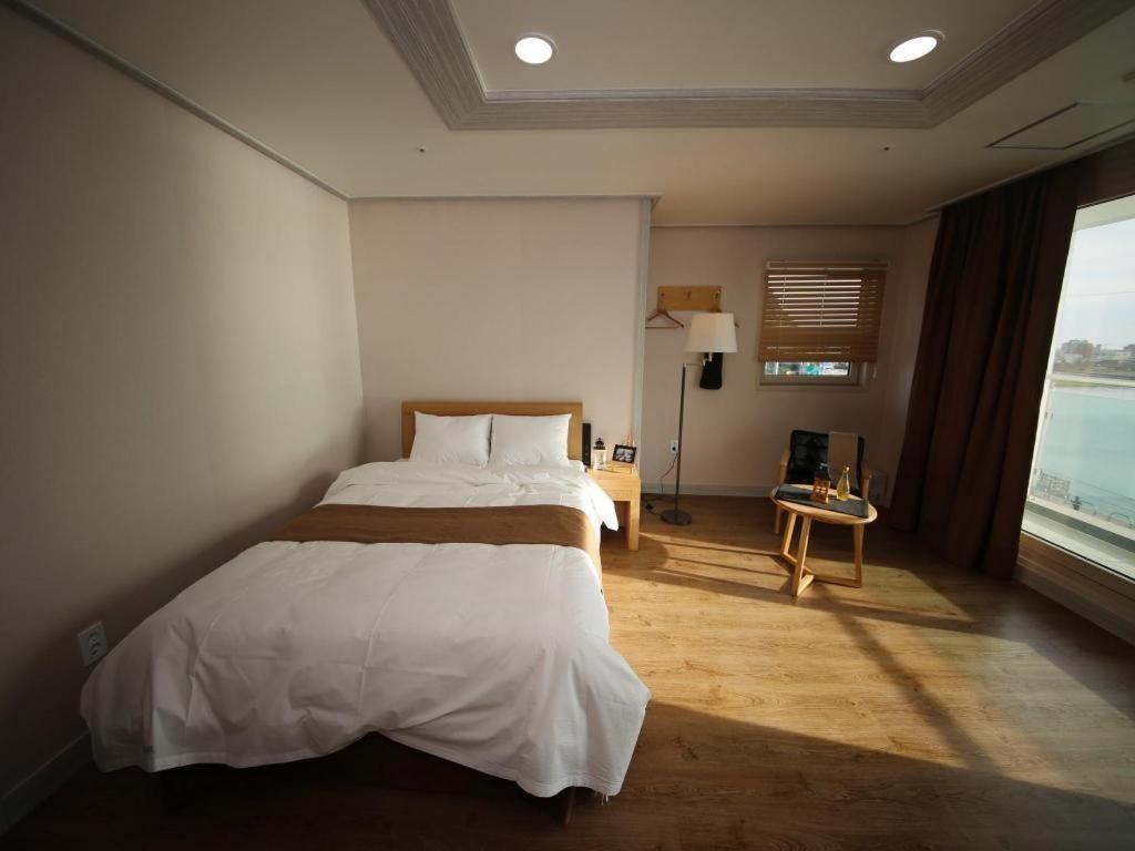Hotel Aroha Jeju Seogwipo Exterior photo